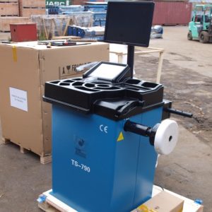 TS-790 Станок балансировочный 10-24 с монитором, (220V) (220 V)